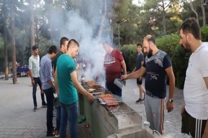 Kurban Bayramı&#8217;nın değişmez adresi yine Dülük&#8217;tü