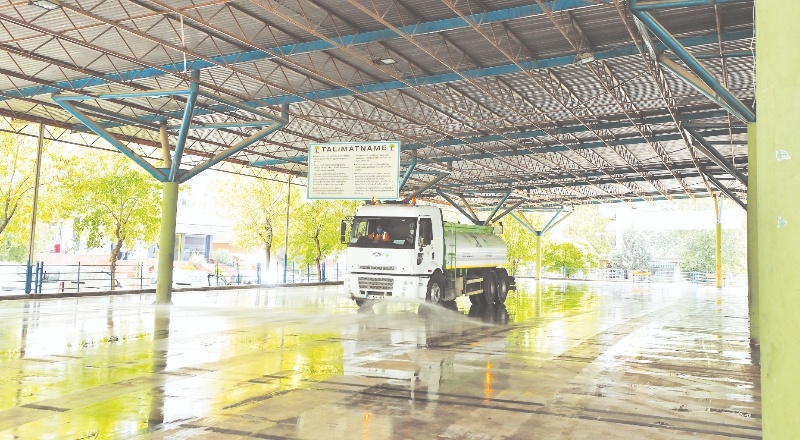 Kurban kesim yerleri dezenfekte edildi