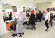 Kursiyerler açılan kurslar sayesinde meslek sahibi oluyor