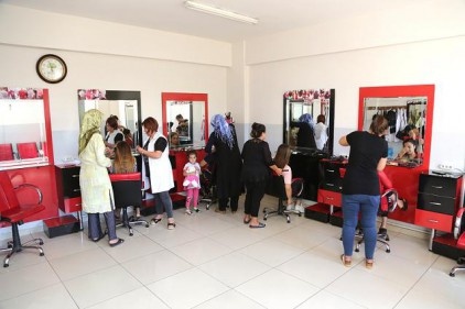 Kurslar, kadınlardan yoğun talep görüyor