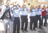 Kürtçe şarkı söyleyip, halay çektiler
