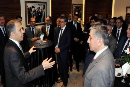 Kurum amirleri ve basınla tanıştı