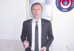 Kurum müdürleri, sendika temsilcisi gibi davranıyor