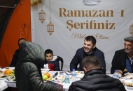 Kurum, Nurdağı’nda depremzedelerle iftar yaptı