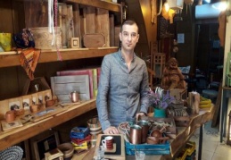 Kurumuş ağaçlar, hünerli ellerde hayat buluyor