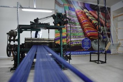 Kutnudan aksesuar ve dekoratif ürün imal ediliyor