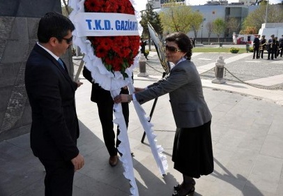 Kütüphaneden içeri girenimiz yoktur ama haftasını kutlamayı ihmal etmeyiz