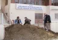 Kütüphanenin çevresi düzenlenecek