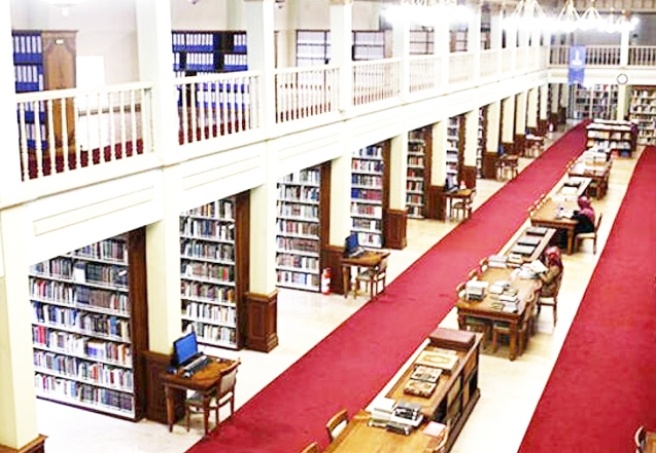 Kütüphanesi olmayan, öğrenci başına tek kitap düşmeyen üniversite var