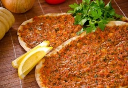 Lahmacun mu? Pizza mı?