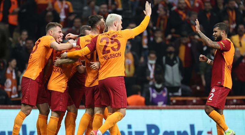 Levent Tüzemen/Sabah: Marcao savunmada geceye damga vuracak üst düzeyde bir