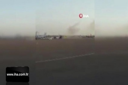 Libya&#039;da 124 kişiyi taşıyan uçağın yanına füze düştü