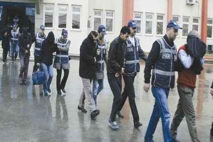 Liderliğini polisin yaptığı çete çökertildi