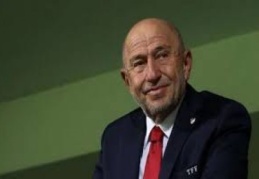 Ligleri ertelemeyen TFF Başkanı Nihat Özdemir’e suç duyurusu