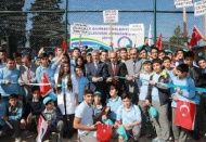 Lisede yapılan halı saha törenle hizmete açıldı