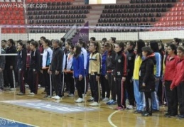 Liselerarası voleybol turnuvaları başladı