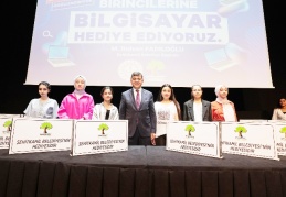 Liselerde eğitim gören başarılı öğrencilere dizüstü bilgisayar