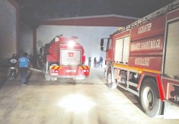 Lojistik firmasının deposunda yangın çıktı