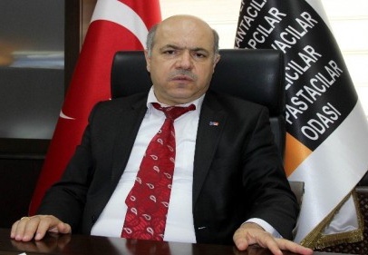 Lokantada çalışanlar tek tip giyinecek