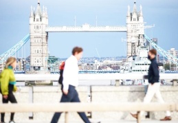 Londra'da en sıkı kısıtlamaların yer aldığı 3. aşama önlemler uygulanmaya başladı