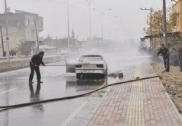 LPG’li otomobil yolda alev aldı