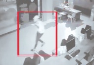 Lüks arabayla gelip hırsızlık yaptılar