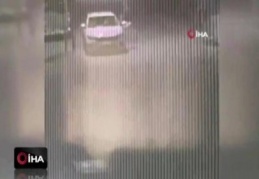 Lüks aracın 55 bin lira değerindeki iki farını çaldılar