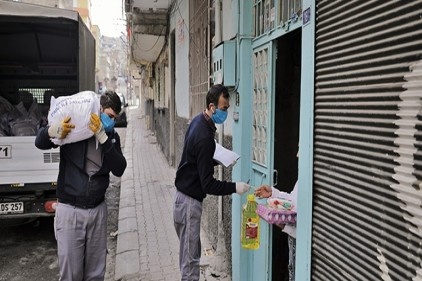 Dar gelirlilere, yaşlılara ve kronik hastalara gıda desteği 