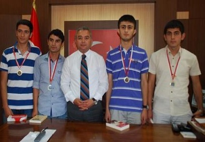 LYS’de dereceye giren öğrenciler ödüllendirildi