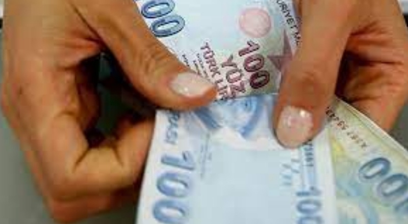 Maaşlar eridi: Birçok meslek mensubu yoksulluk sınırın altında kaldı