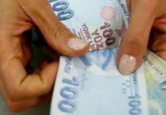 Maaşlar eridi: Birçok meslek mensubu yoksulluk sınırın altında kaldı