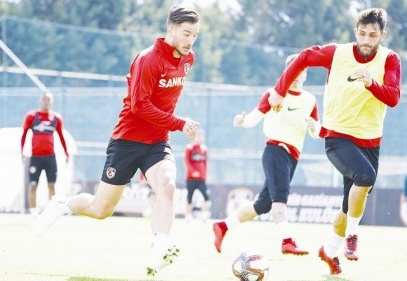 Maç hazırlıklarına bir günlük iznin ardından başladılar