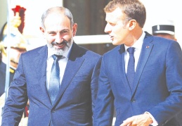 Macron: Azerbaycan, Ermenistan'ın egemen topraklarını terk etmeli