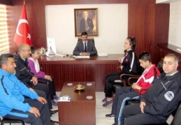 Madalya kazanan tekvandocular, yarım altın ile ödüllendirildi