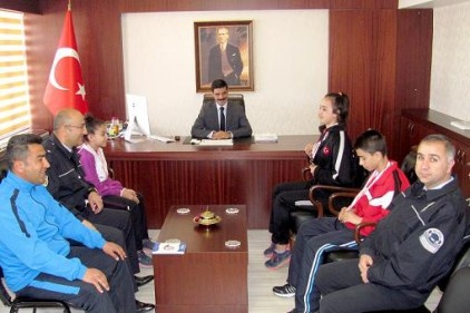 Madalya kazanan tekvandocular, yarım altın ile ödüllendirildi