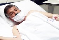 Madde bağımlısının saldırısına uğradı