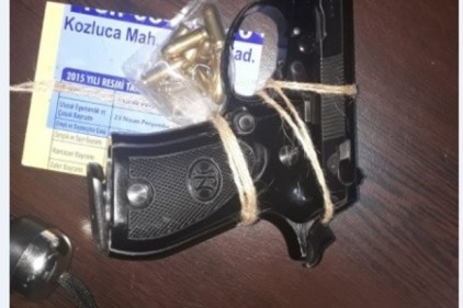 Mahalle bekçileri 3 suçtan aranması bulunan şahsı yakaladı 