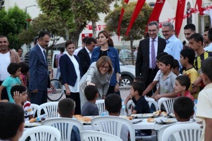 Mahalle camisinde iftar yapıldı