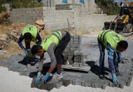 Mahalle sakinleri, tozlu ve çamurlu yollardan kurtulacak