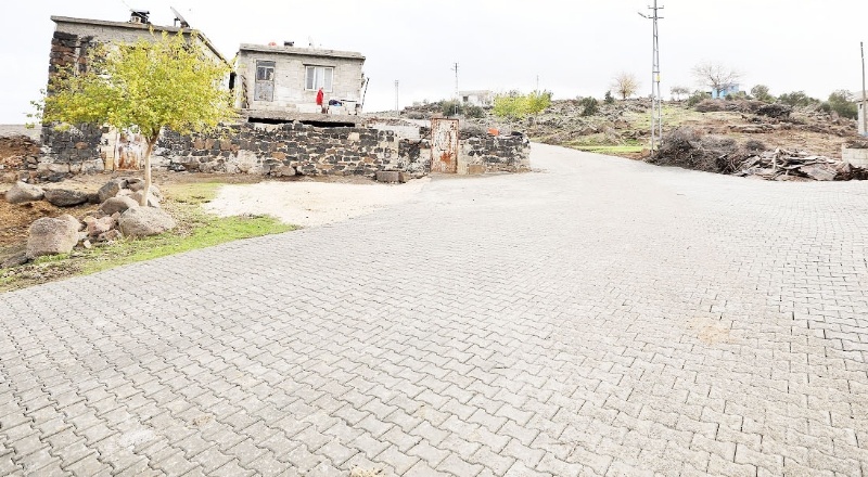 Mahallede kilit taşı olmayan yol kalmayacak