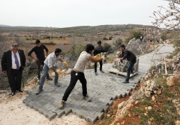 Mahallede kilit taşı olmayan yol kalmayacak