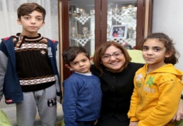 Mahallelinin sorunlarını dinledi