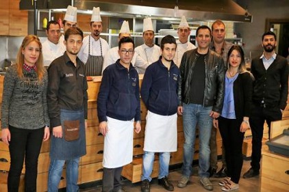 MahmoodCoffee Kitchen &Cake&#8221; Mustafa Uğur&#8217; u ağırladı
