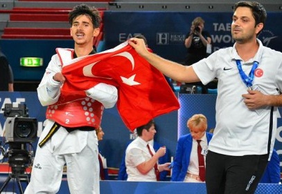 Mahmut Bozteke, 61 kiloda Avrupa şampiyonu oldu