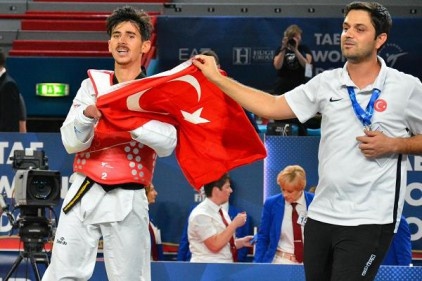 Mahmut Bozteke, 61 kiloda Avrupa şampiyonu oldu