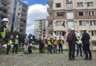 Maliyet ve süreyi azaltma isteğinin getirdiği hatalar ve ihmaller var