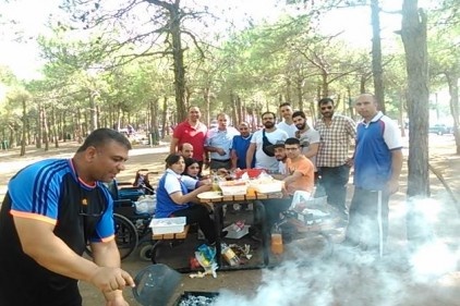 Mangal yaparak stres attılar