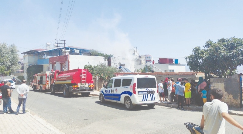 Mangaldan çıkan alevler bir evi küle döndürdü