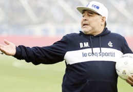 Maradona hastaneye kaldırıldı