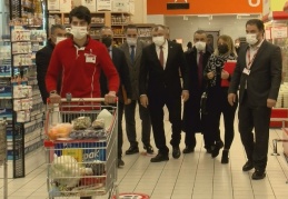 Marketlerde zorunlu ihtiyaçlar dışında satış yasaklandı